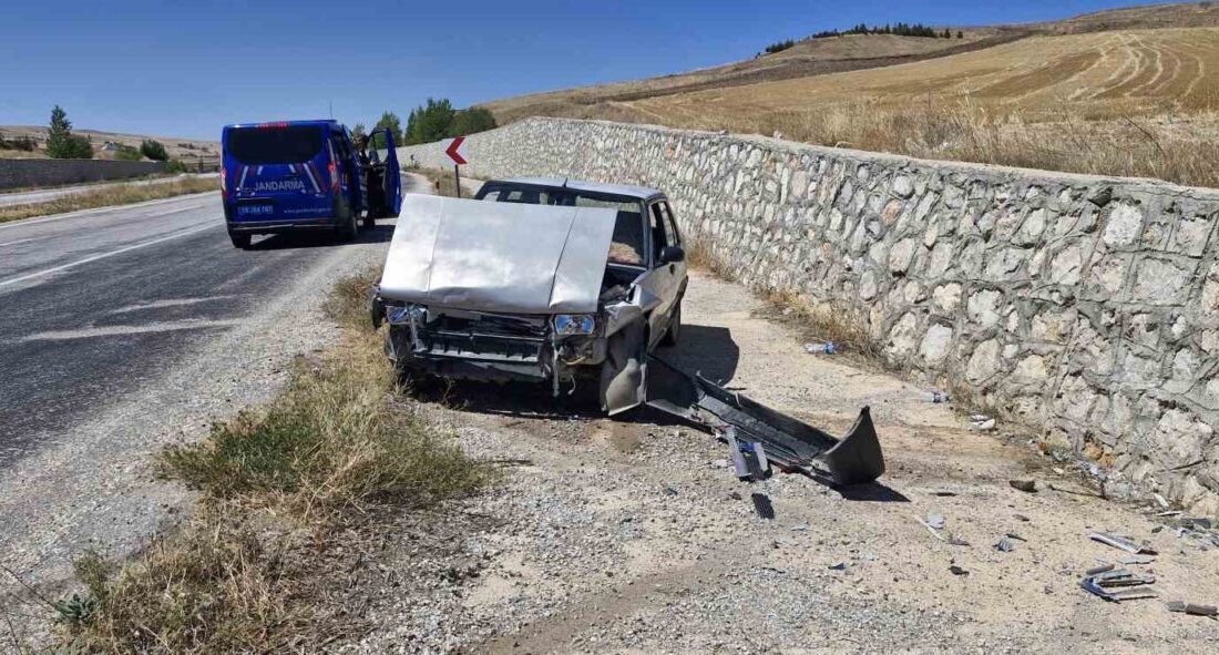 Çorum Alaca'da Fiat Tofaş'ın duvara çarptığı kazada sürücü Uğur Ç.