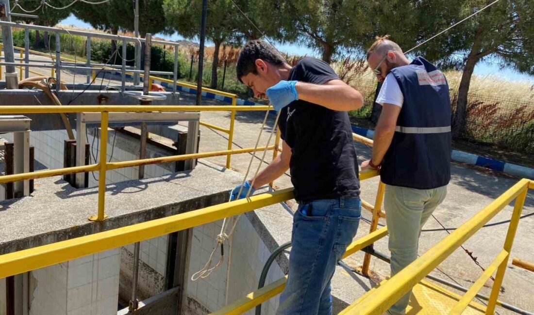 Çevre Bakanlığı Marmara Denizi'nde müsilajla mücadeleyi sürdürüyor. Belediyelere verilen sürede