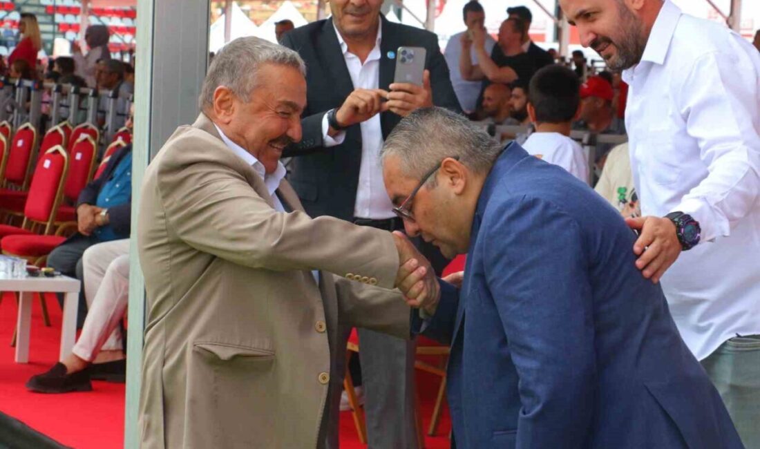 Keçiören Belediye Başkanı Mesut Özarslan, karakucak güreşlerinin önemini vurgulayarak, mindere