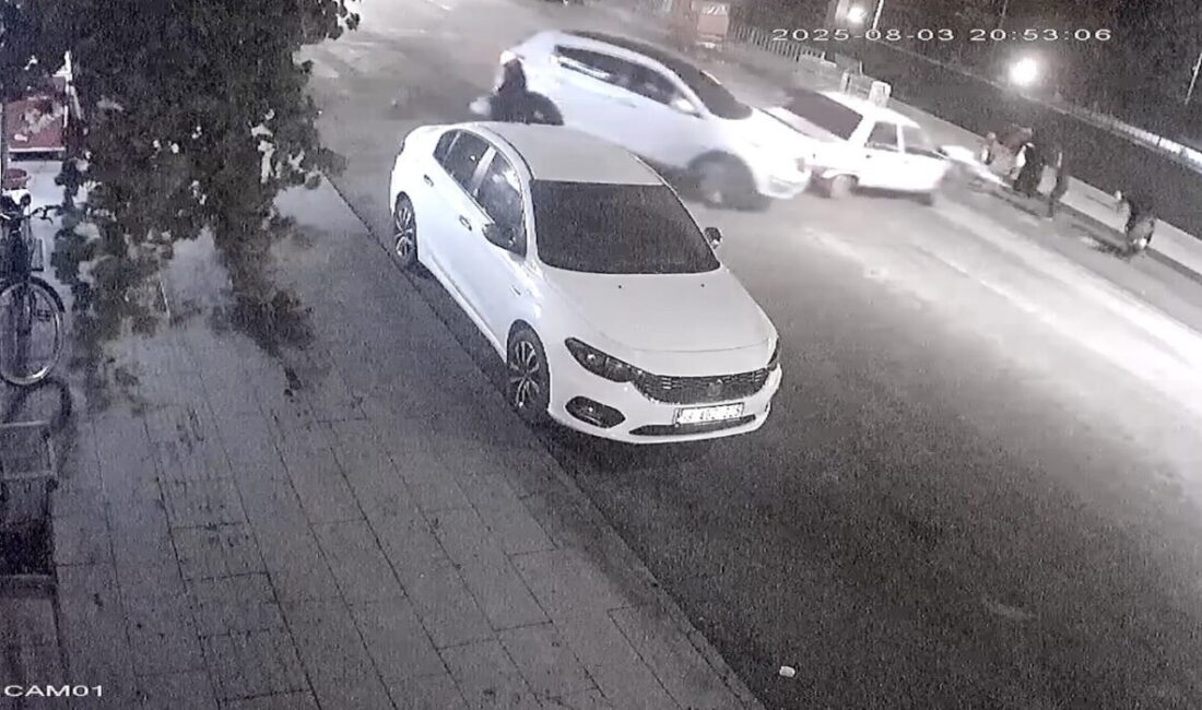 Çorum'un Alaca ilçesinde yaya geçidinde araca çarpan otomobildeki 2 kişi