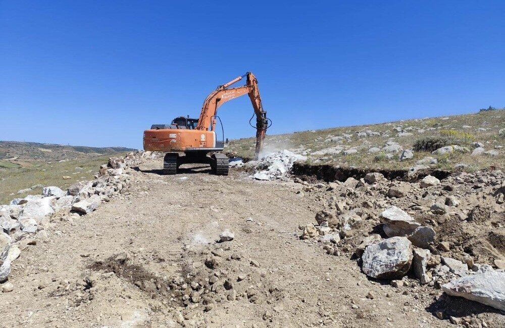 Pursaklar Belediyesi, yeni yerleşim alanlarının oluşmasıyla ulaşım ağını genişletmek için
