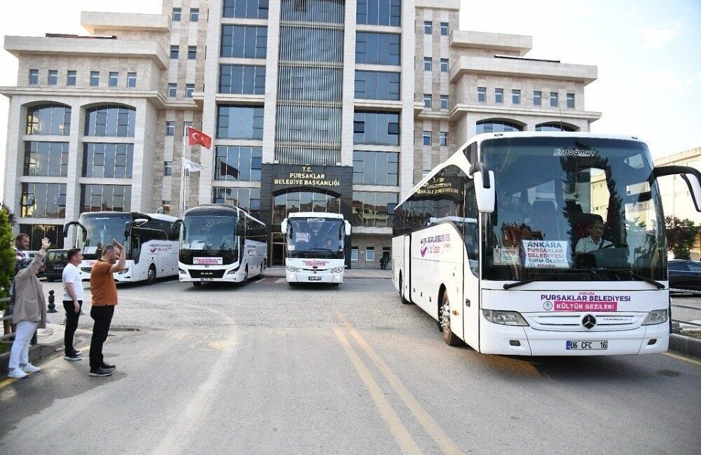 Pursaklar Belediyesi, ev hanımlarını tarihi ve doğal güzelliklerle buluşturmak için
