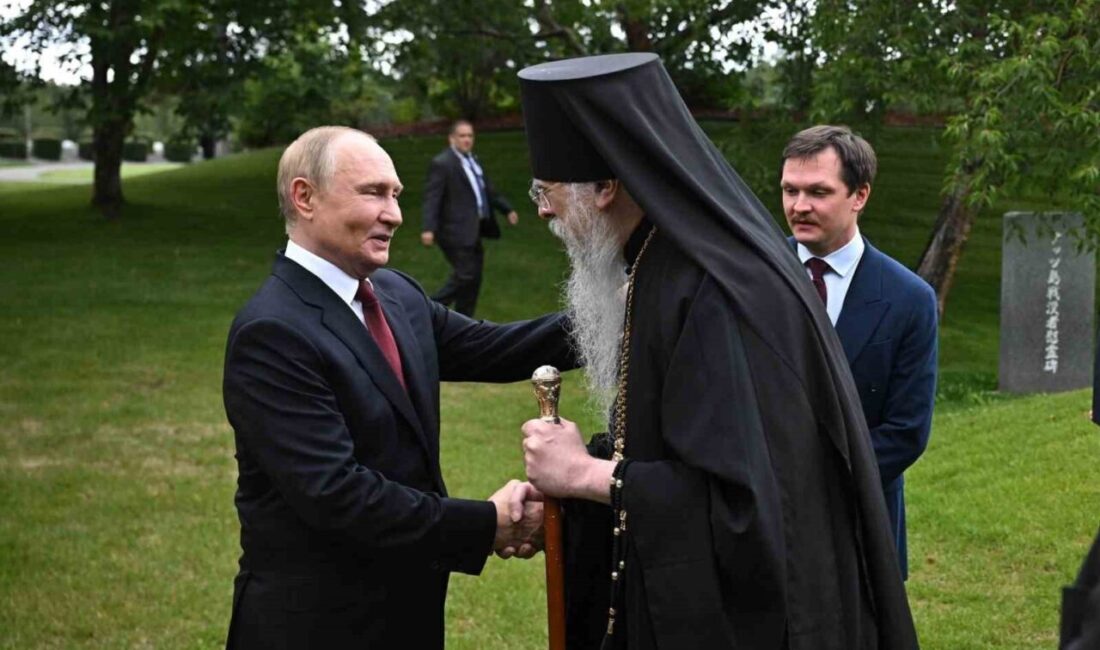 Putin, Alaska'da ABD Başkanı Trump'la görüşmesinden sonra Sovyet pilotlarının mezarlarını