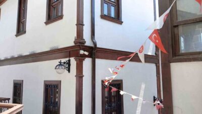 Sahte diploma ve sürücü belgesi düzenleyen çete lideri Ziya Kadiroğlu'nun,