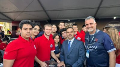 Bakan Mehmet Fatih Kacır, Cağaloğlu Anadolu Lisesi'ndeki CALROV İnsansız Su