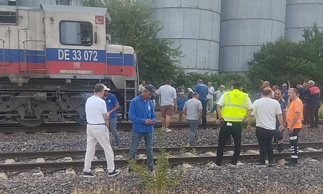 Yozgat’ın Şefaatli ilçesi, elim bir tren kazasıyla sarsıldı. İlçeye bağlı