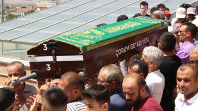 Samsun'da boğularak hayatını kaybeden 18 yaşındaki Haşim Arıcı, Çorum'da gözyaşları