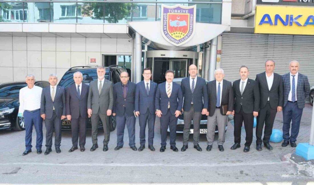 Türkiye Şoförler ve Otomobilciler Federasyonu'nun düzenlediği toplantıda servis taşımacılığındaki sorunlar