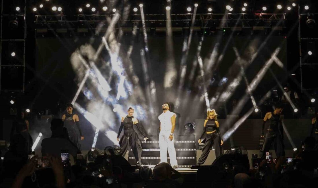 Sincan Belediyesi tarafından düzenlenen 'Yaz Festivali', Sincan Park'ta Sefo konseriyle