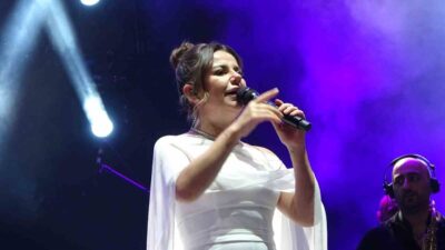 Sorgun Belediyesi'nin düzenlediği Sonfest, Atilla Yılmaz ve Merve Özbey'in muhteşem