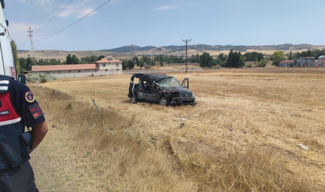 Yozgat'ta Duralidayılı köyü yakınlarında meydana gelen kazada, park halindeki bir