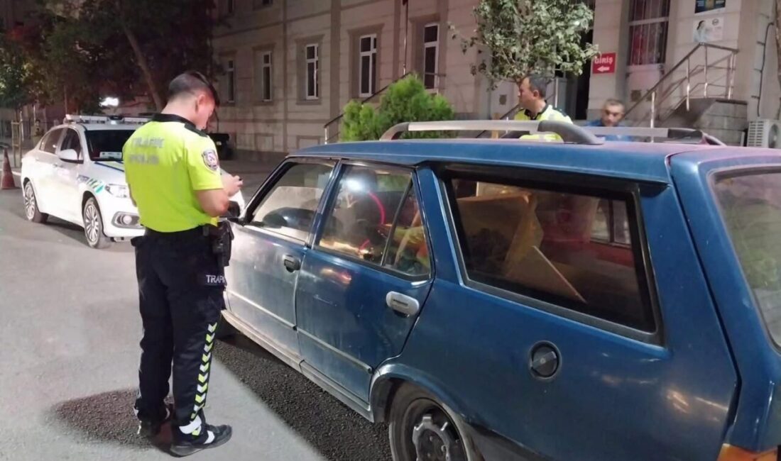 Sungurlu'da Emniyet Müdürlüğü trafik ekiplerince gerçekleştirilen denetimde kural ihlali yapan