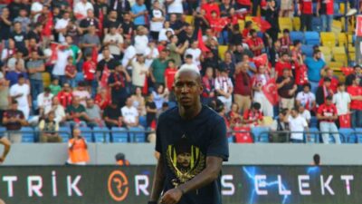 Gençlerbirliği ile Fenerbahçe arasındaki Süper Lig maçında konuk ekip, ilk