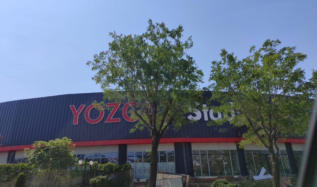 Yozgat şehir stadyumunda başlatılan yenileme ve düzenleme çalışmaları tüm hızıyla