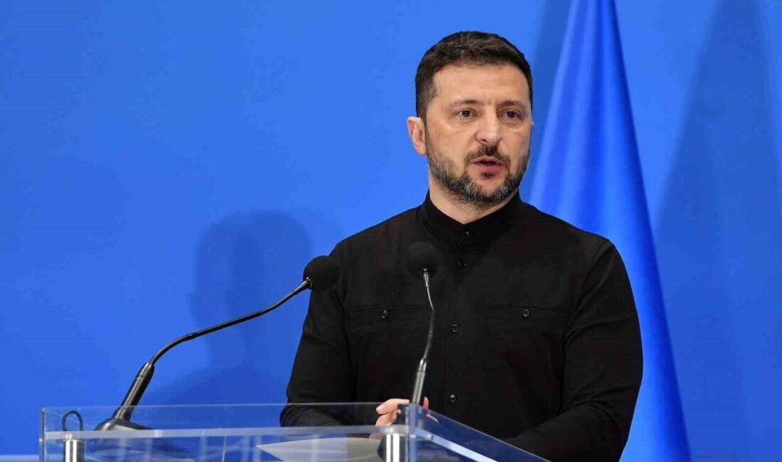 Ukrayna Devlet Başkanı Vladimir Zelenskiy, ABD Başkanı Donald Trump'la yaptığı