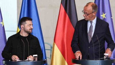Ukrayna Devlet Başkanı Zelenskiy, Alaska'daki Trump-Putin görüşmesi öncesi Avrupa liderleriyle