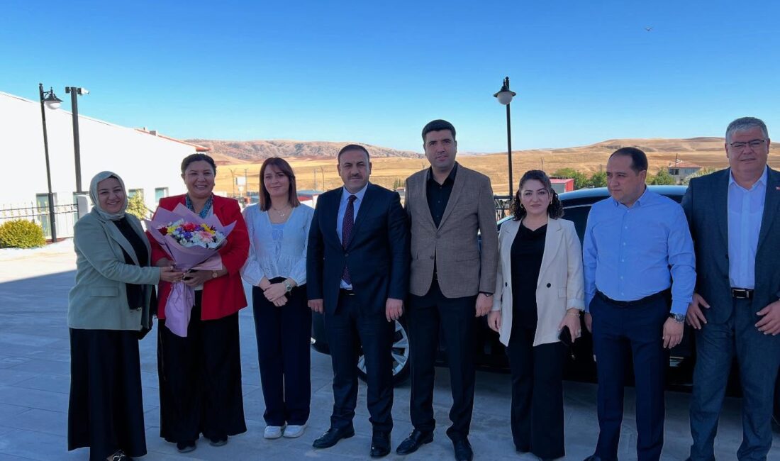 Çiçekdağı Belediye Başkanı Hasan Hakanoğlu, ilçede düzenlenen Ak Parti Yerel