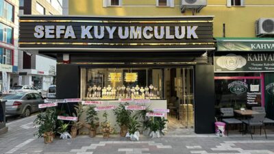 Yerköy B.Köselispor Kulübü, kulübe verdikleri desteklerden dolayı Sefa Kuyumculuk sahipleri