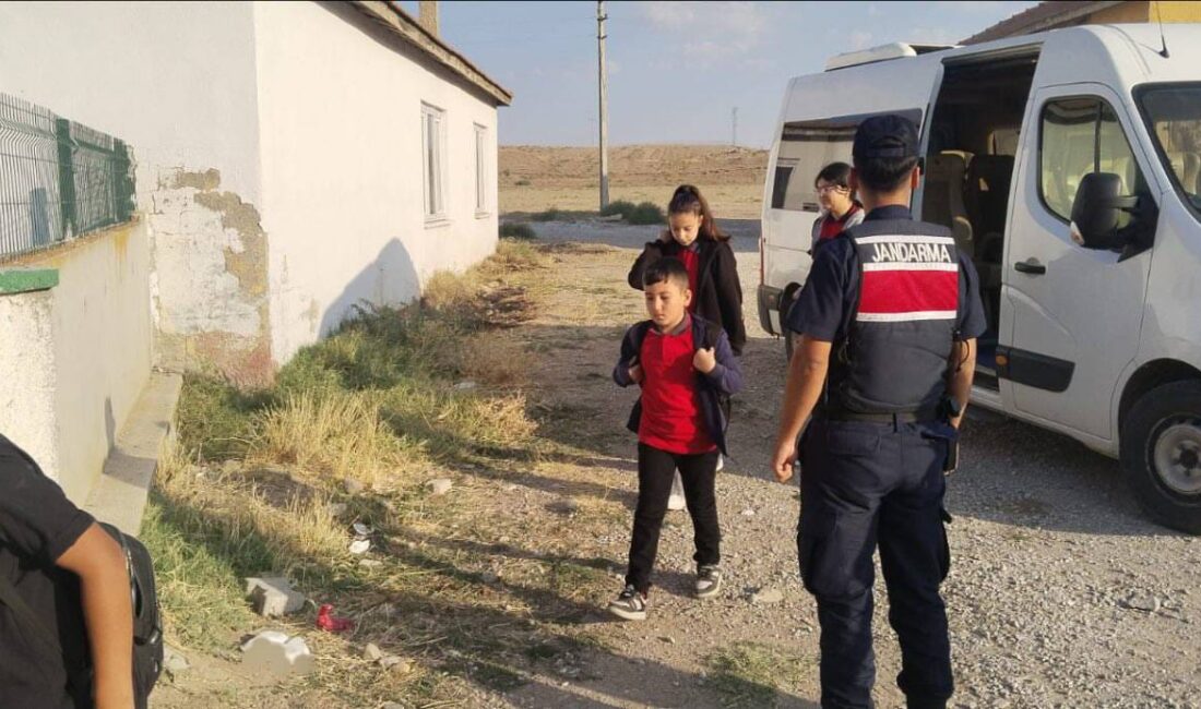 Yerköy İlçe Jandarma Komutanlığı ekipleri, yeni eğitim-öğretim yılının başlamasıyla birlikte