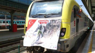 AFAD, Afganistan'a insani yardım göndermek için Ankara'dan yardım treni yolladı.