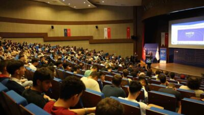 Düzce Üniversitesi'nde düzenlenen IMSS'25, akıllı üretim sistemleri ve hizmet teknolojileri