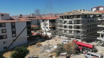 Ankara'da çıkan yangın Sincan'ın Fevzi Çakmak Mahallesi'nde bulunan apartmanda büyümeden