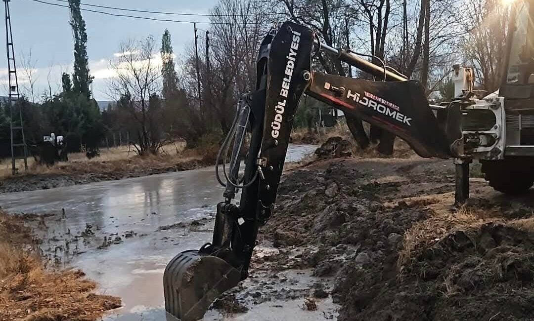 Ankara'nın Güdül ilçesinde şiddetli yağışlar sel felaketine yol açtı. Ankara