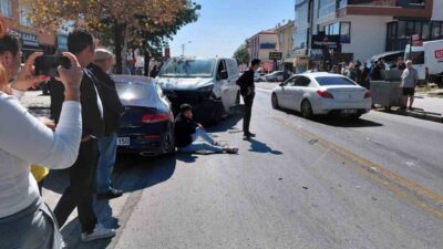 Ankara Keçiören'de Kuşcağız Mahallesi'nde meydana gelen kaza, ara sokaktan çıkan