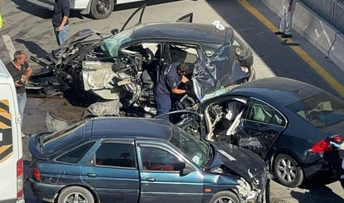 Ankara Etimesgut'ta, Şehit Murat Üçöz Alt Geçidi'nde meydana gelen zincirleme