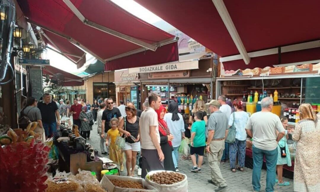 Beypazarı ilçesi, tarihi evleriyle ünlü olarak hem yurt içinden hem