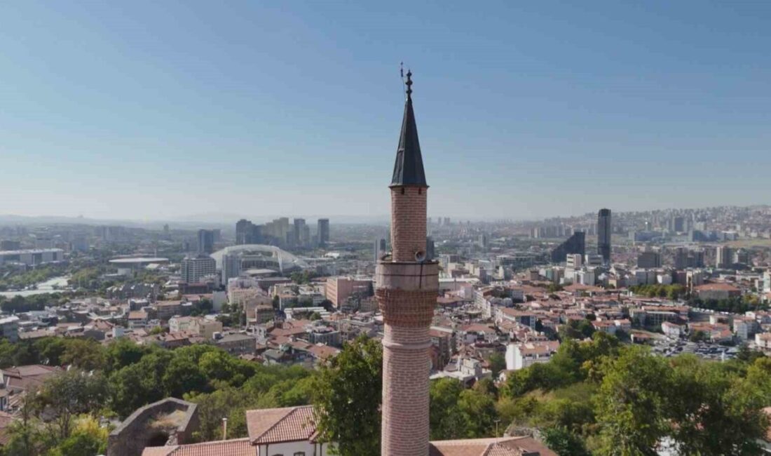 Ankara Kalesi'nde bulunan ve tarihi minberiyle dikkat çeken Sultan Alaaddin