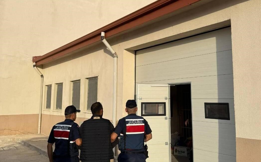 Ö.K., Kırşehir'de anne ve babasını öldürdükten sonra akrabalarını yaralayarak tutuklandı.