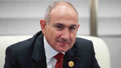 Azerbaycan, Ermenistan Başbakanı Nikol Paşinyan'ın hava sahasını kullanmasına izin verdi.