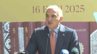 Kültür ve Turizm Bakanı Mehmet Nuri Ersoy, gençlere tarihin önemini