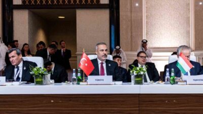 Dışişleri Bakanı Hakan Fidan, Katar'da gerçekleşen İİT-Arap Ligi Ortak Zirvesi'ne