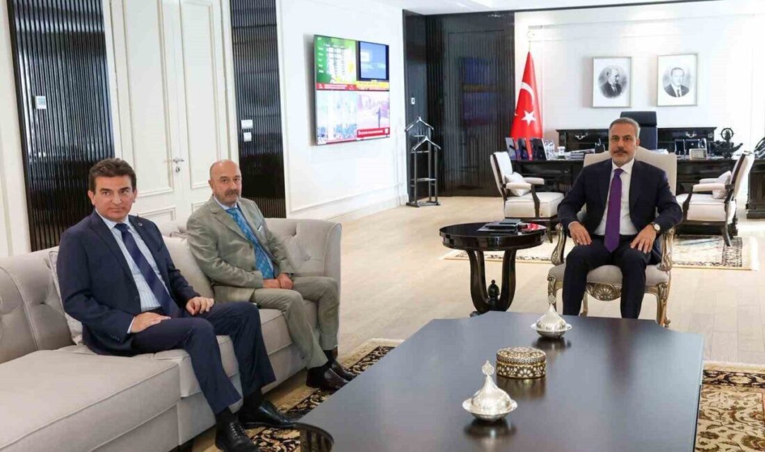 Dışişleri Bakanı Hakan Fidan, OYAK'ın yöneticilerini kabul etti.
