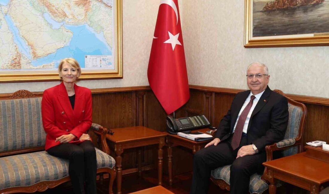 Milli Savunma Bakanı Yaşar Güler, İngiltere'nin Ankara Büyükelçisi Jill Morris'i