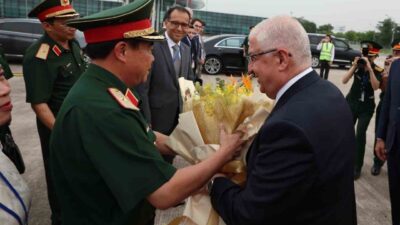 Savunma Bakanı Yaşar Güler, Vietnam Savunma Başkanı'nın daveti üzerine Hanoi'ye