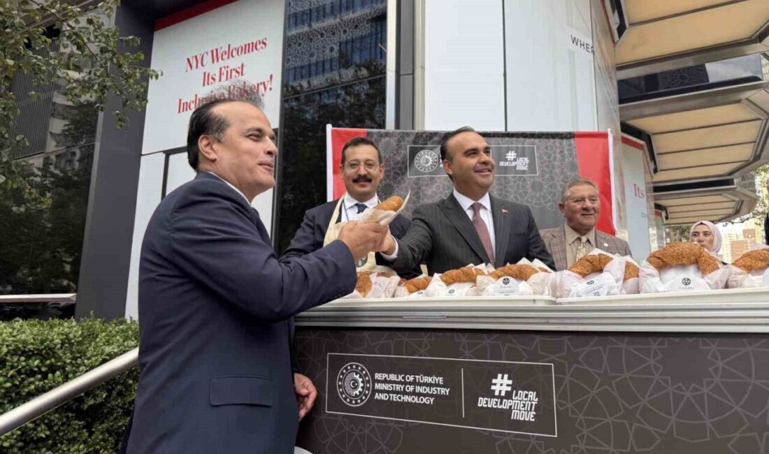Sanayi ve Teknoloji Bakanı Mehmet Fatih Kacır, New York'ta vatandaşlara