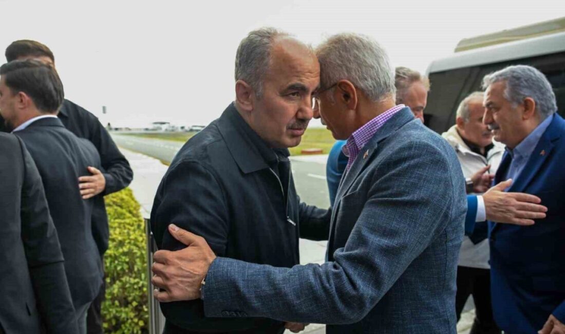 Ulaştırma ve Altyapı Bakanı Abdulkadir Uraloğlu, Rize'de meydana gelen sel