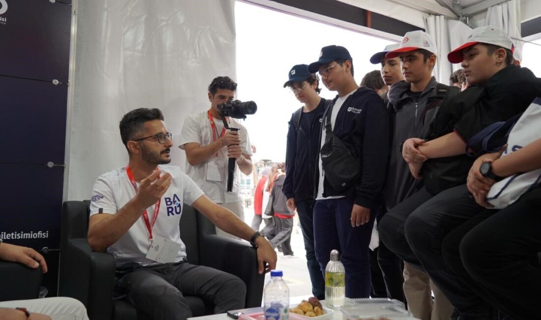 Bartın Üniversitesi, TEKNOFEST İstanbul'da gençlere yapay zekânın lojistikteki önemini anlattı.