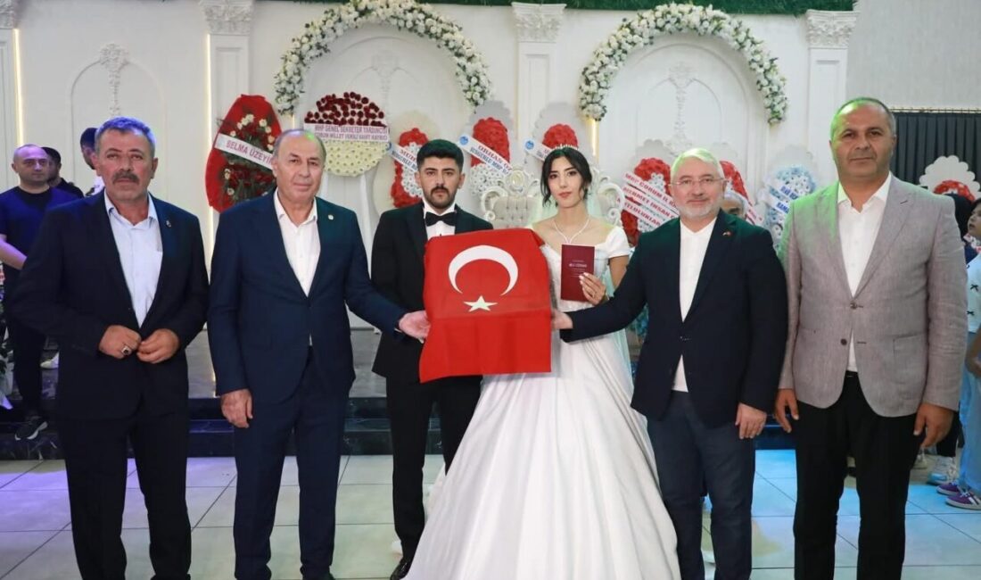 Alaca Belediye Başkanı Şerif Arslan'ın kızı Zeynep Arslan ile Samet