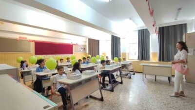 Ankara'da Ahmet Barındırır İlkokulu'nda Uyum Haftası başladı. Öğrenciler ve veliler