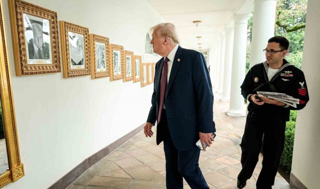 ABD Başkanlık Şöhret Yolu'nda Joe Biden'ın portresi yerine otomatik imza