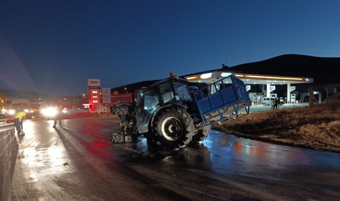 Beypazarı, Ankara'da meydana gelen trafik kazasında traktörle otomobil çarpıştı. Kazada