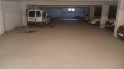 Ankara'da boşanma aşamasındaki B.Ö., eşinin sevgilisi Emre Laçinkaya'yı bıçaklayarak öldürdü.