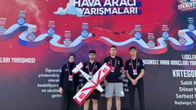 Bursa Yıldırım Ticaret MTAL ekibinin Feza isimli insansız hava aracıyla