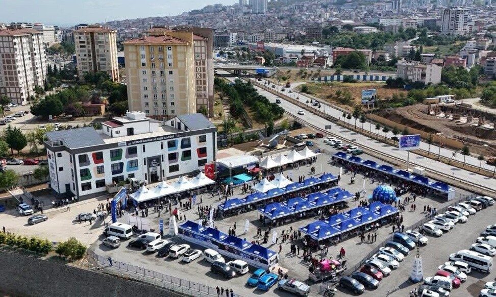 Samsun'da Canik Belediyesi'nin düzenlediği CANİKFEST Yapay Zekâ Yolculuğu, gençleri yapay