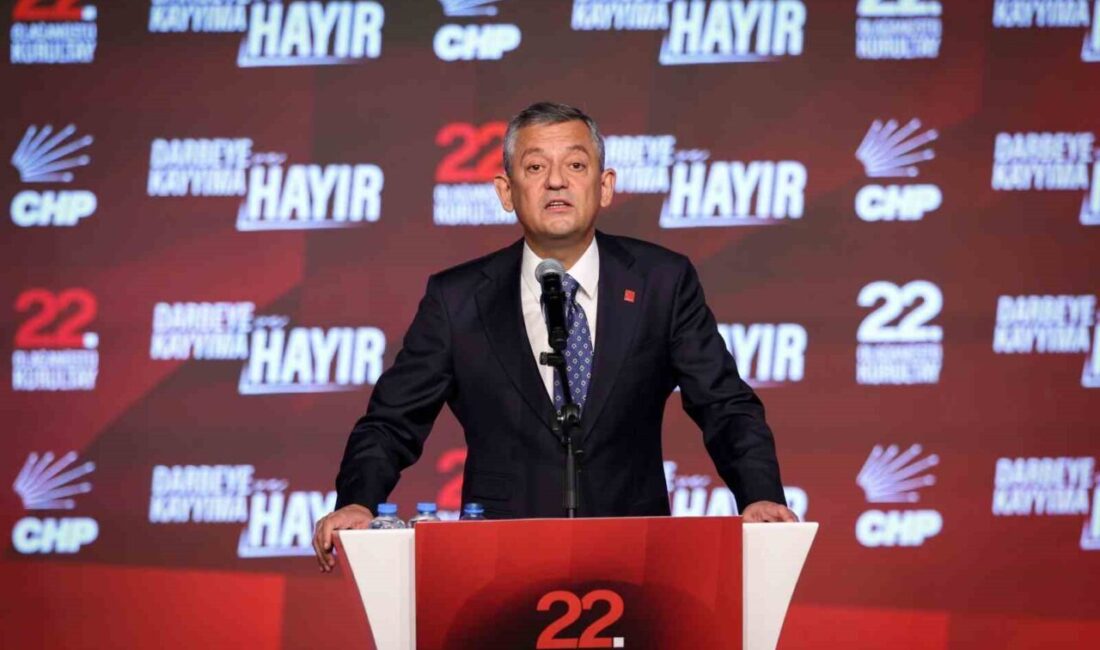 CHP'nin 22. Olağanüstü Kurultayı'nda Genel Başkan Özgür Özel, 47 yıl