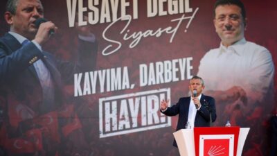 Özgür Özel, CHP'nin babaevine yapılan saldırılara karşı çıkarak, parti mensuplarını